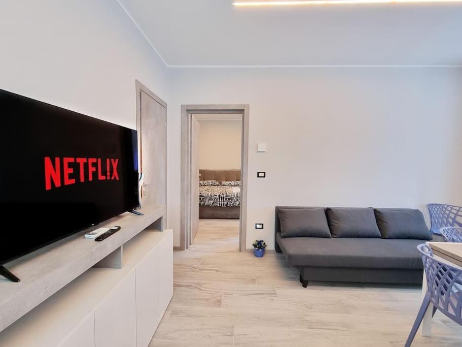 Apartment Intero Giulietta - Fiera Ospedale Borgo Roma - Free Parking - Free Wi-fi *